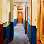 Oscar Hotel